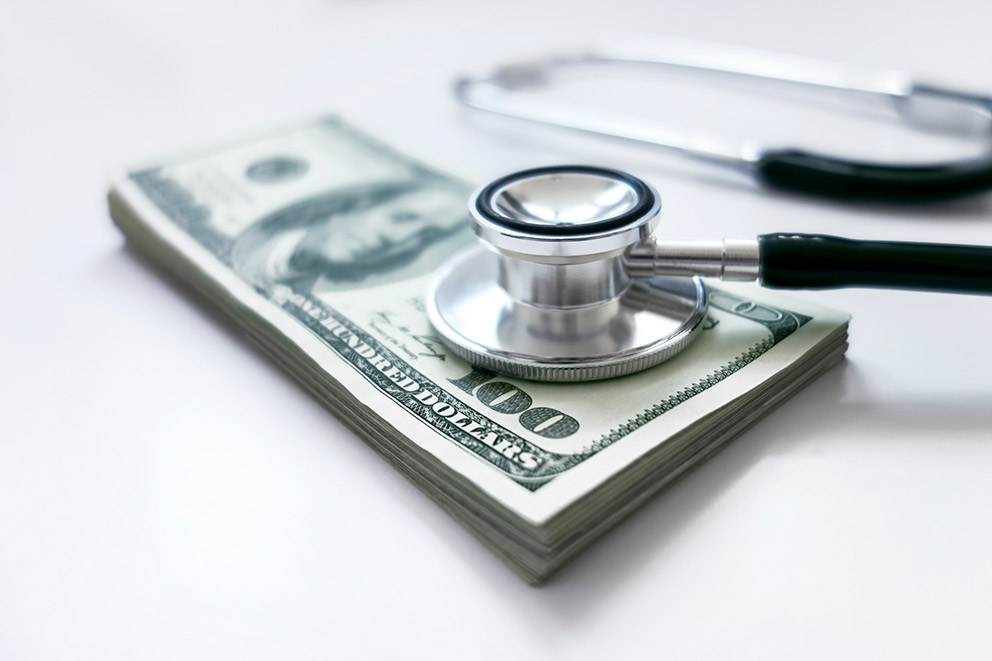 How Much Money Does A Doctor Get Paid Per Month